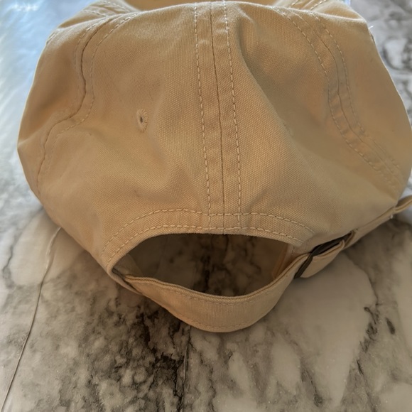 Coca-Cola hat with golf ball and tee - Picture 5 of 9